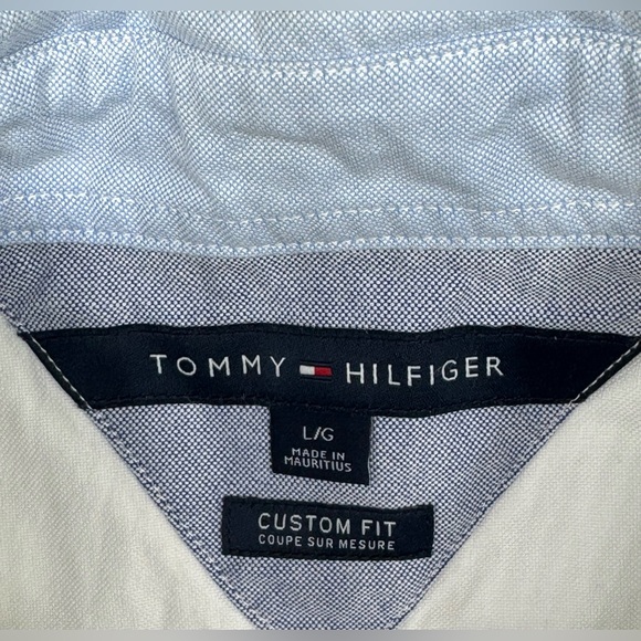 Size Large Tommy Hilfiger White Blue Button Down Custom Fit - Picture 3 of 3